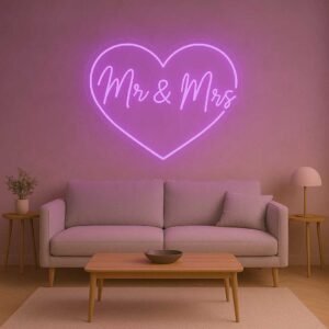 VIOLET-Mr-mrs-dans-un-coeur